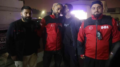 Hatay'da Oğlunu Bulan Baba Duygularını Paylaştı