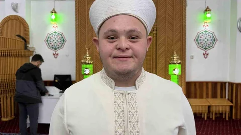 Down sendromlu Fırat’ın camideki vaazı ilgi gördü