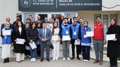 Bilecik’te gönüllü gençlere teşekkür belgeleri takdim edildi