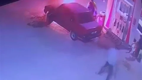 Bitlis'te Akaryakıt İstasyonunda Yangın Panik Yarattı