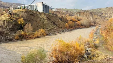 Şırnak'ta Hezil Çayı Taşkın Riski Oluşturdu