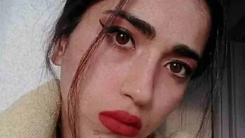 Silifkeli Motosiklet Sürücüsü Genç Kadın, Karaman'daki Kazada Yaşamını Yitirdi