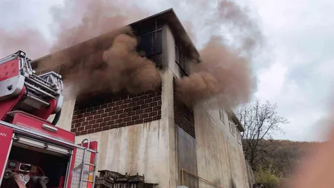 Bursa'da Depo Yangını Meydana Geldi