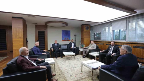 MHP Kayseri Heyeti'nden Büyükkılıç'a Ziyaret