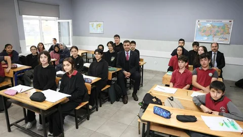 Düzce'de Vali Aslan Öğrencilerle Buluştu