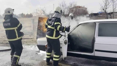 Aksaray'da Otomobil Yangını
