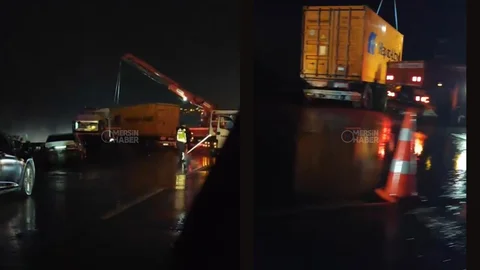 Yağış ve Kaygan Yol Kazaya Davetiye Çıkardı: Mersin – Tarsus Otoyolunda TIR ve 2 Otomobil Çarpıştı