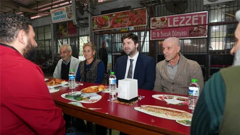 Tarsus Belediye Başkanı Boltaç Esnafla Sofrada: Yeni Mahalle Esnafına Kahvaltılı Moral Ziyareti