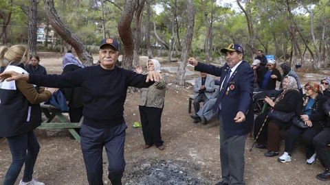 Kıbrıs Gazileri ve Aileleri Kuyuluk’ta Buluştu: Mersin Büyükşehir’den Anlamlı Dayanışma Etkinliği