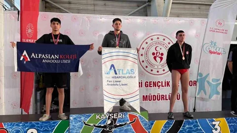 Kayseri'de Yüzme Şampiyonası Sonuçlandı