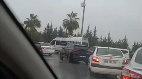 Mersin Şehir Hastanesi Yolunda Sabah Çilesi: Trafik Kilitlendi!