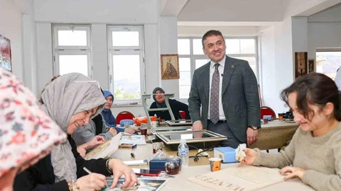Vali Sözer "Halk eğitimi faaliyetleri toplumsal kalkınmaya da önemli katkılar sunuyor"