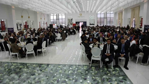 Sivas'ta Öğrenciler Meslek Temsilcileriyle Buluştu