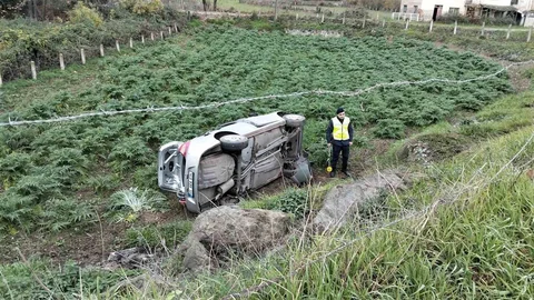 Bafra'da Otomobil Tarlaya Düştü