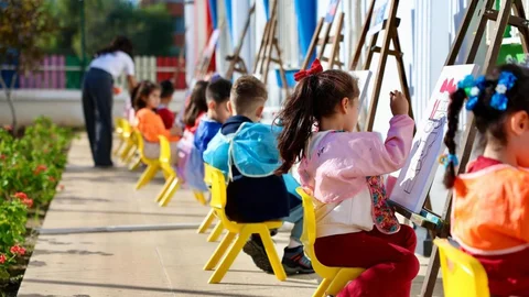 Didim'de Kreş Öğrencileri Resim Etkinliği Düzenledi