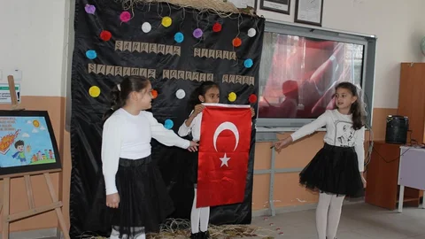 Altıntaş'ta Çocuk Şiirleri Etkinliği