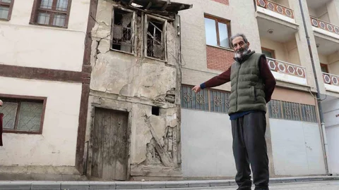Sivas'ta Metruk Bina Dikkat Çekiyor