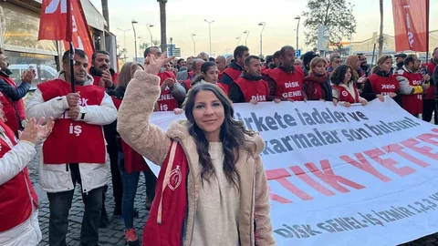İzmir'de İşçiler Mücadele Ediyor