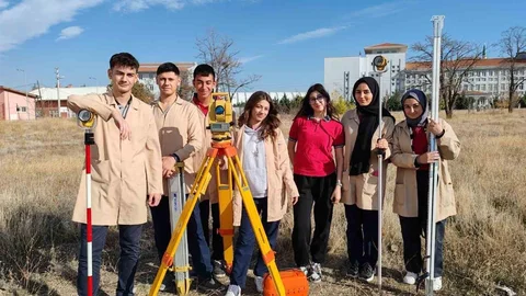 Afyonkarahisar'da Geleceğin Tapu Memurları Yetişiyor