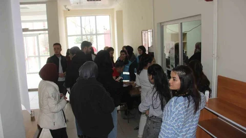 Sivas'ta Üniversite Öğrencileri Kan Bağışında Bulundu