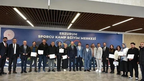 Erzurum'da Spor Tesislerine Teşekkür Belgesi Verildi