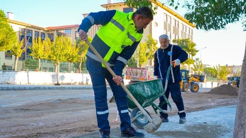 Didim'de Yol Çalışmaları Devam Ediyor
