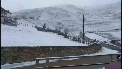 Rize'de Yüksek Kesimlerde Kar Yağışı