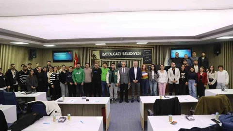 Battalgazi’de Gençlik Çalışmaları İstişare Edildi