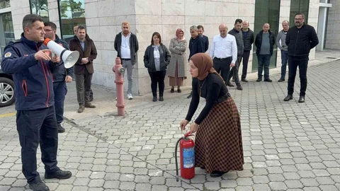 Samsun Adliyesi'nde Yangın Tatbikatı Gerçekleştirildi