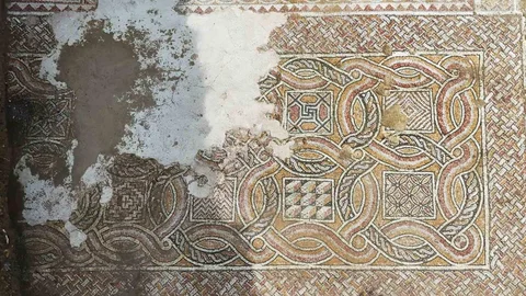 Karabük'te Eşsiz Mozaikler Bulundu