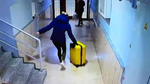 Büyükçekmece'de Bavullarla Çıkan Gençler