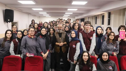 Yazar Sinan Yağmur'dan Gençlere Mesajlar