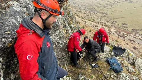 Erzincan'da Mahsur Kalan Keçiler Kurtarıldı