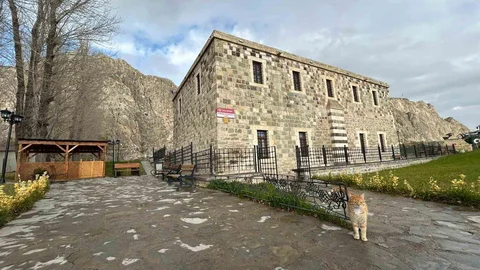 Horhor Medresesi Camii Yenilendi