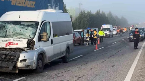 Edirne’de 10 araçlı zincirleme kaza: 5 yaralı