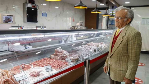 Antalya'da Halk Et 6 Yaşında