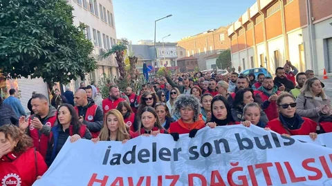 İzmir'de Belediye İşçileri Eylemde