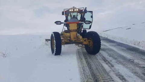 Eleşkirt'te Köy Yolları Açıldı