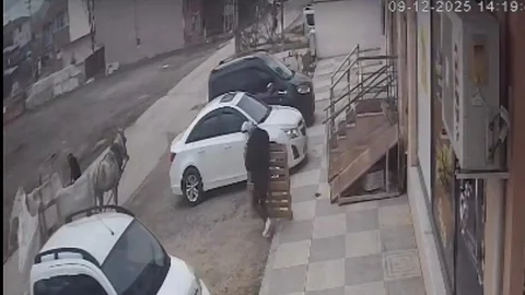 Eskişehir'de Malzeme Hırsızlığı Kamerada