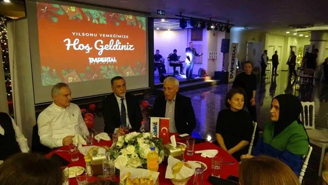 İmperial Ailesi Yıl Sonu Yemeğinde Buluştu