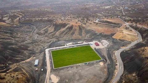 Mardin'de Futbol Sahası Tamamlanıyor