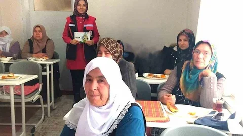 Otuza yakın kadına çiftçi eğitimi verildi