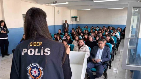 Afyonkarahisar'da Öğrencilere Polis Eğitimi