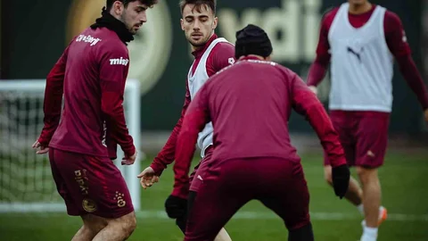 Galatasaray Antalyaspor Maçına Hazırlanıyor