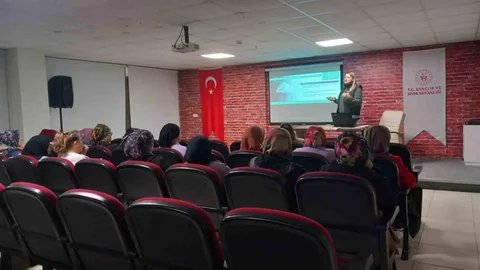 Düzce'de Anne Eğitimi Verildi
