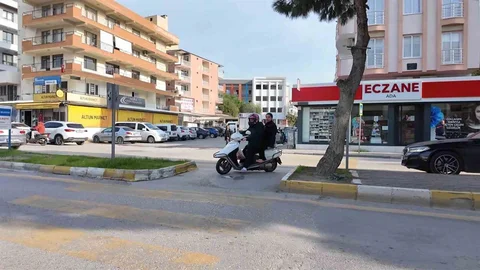 Kuşadası'nda Yaya Geçidi Denetimi Yapıldı