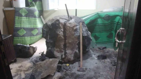 Giresun'da Kaya Parçası Evde Hasara Yol Açtı