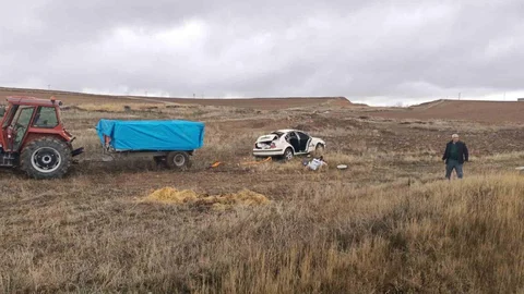 Çorum'da Otomobil Şarampole Yuvarlandı
