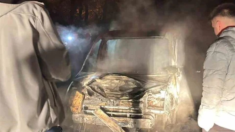 Karabük'te Hafif Ticari Araç Yandı