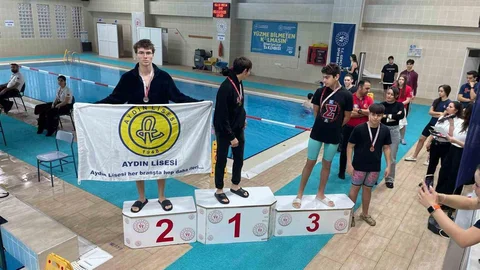 Aydın Lisesi Öğrencileri Madalya Kazandı